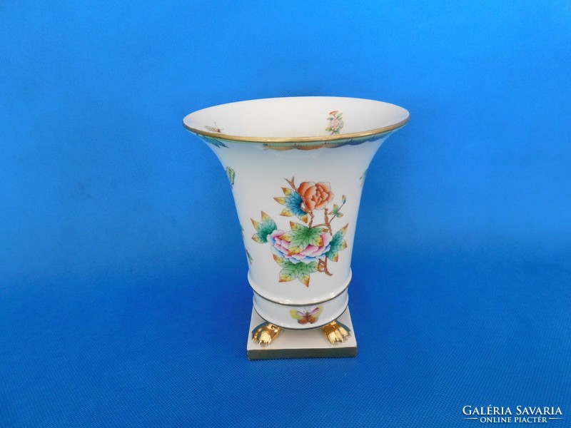 Herend Victoria baroque claw vase
