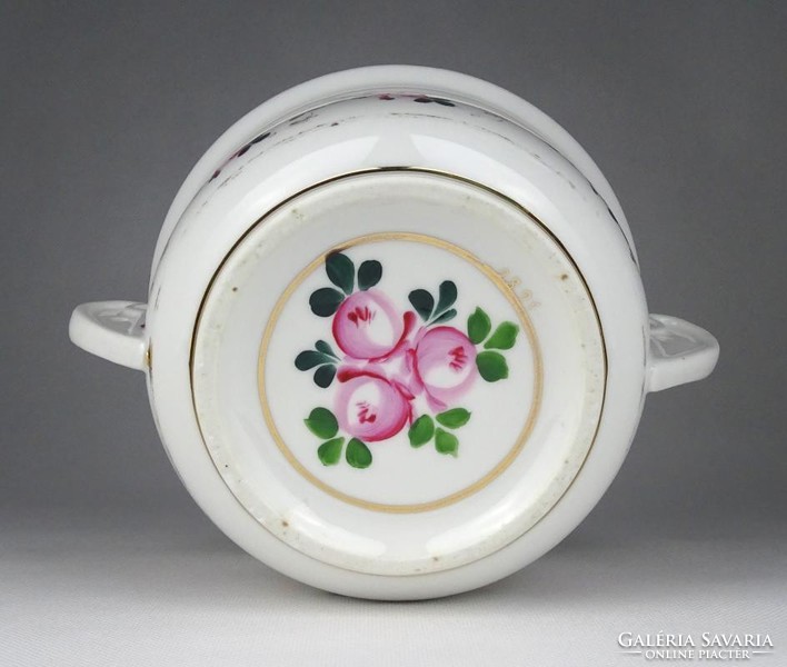 1H732 antique flawless two-eared porcelain comma