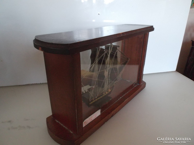 Ship - model - wood - 30 x 17 x 8.5 cm - in glass display case - old - handmade - Mauritian - flawless