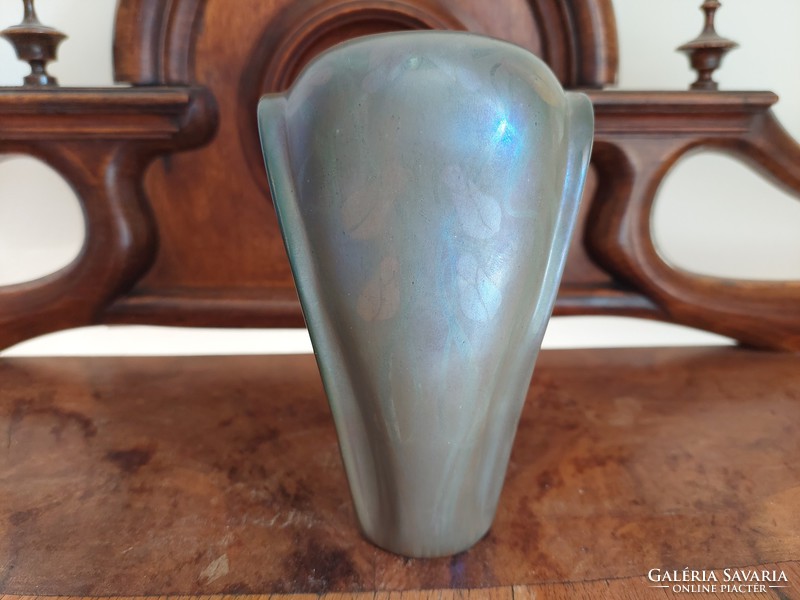 Zsolnay round-sealed eosin Art Nouveau vase