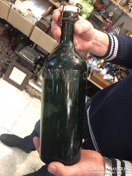 Old bottle of mineral water, a rarity of 2 liters, an excellent piece for collectors.