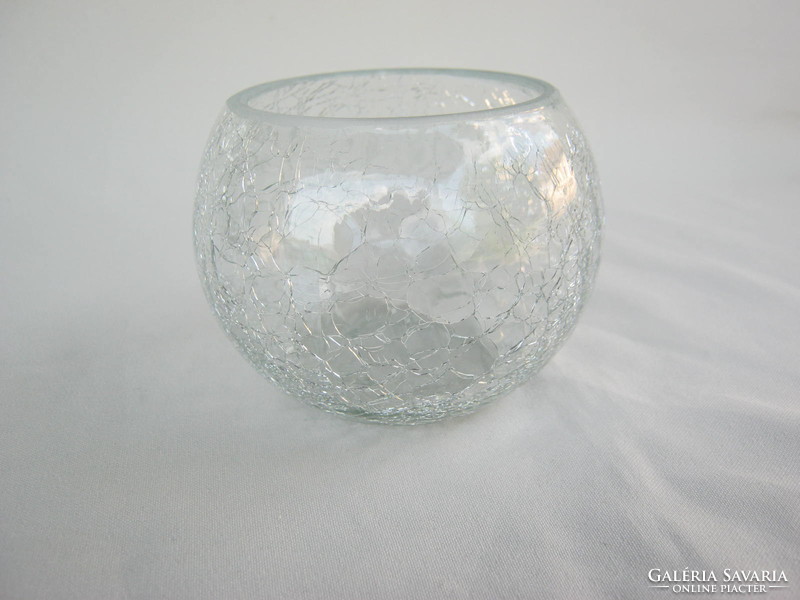A small vase of cracked glass