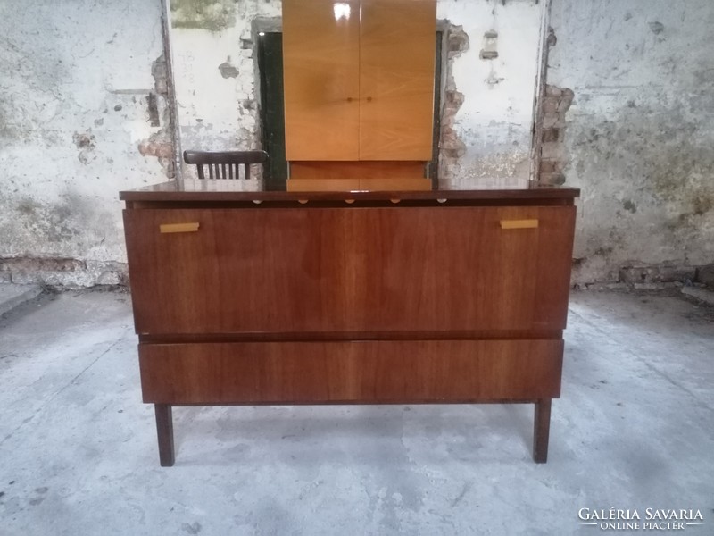 FANTASZTIKUS MID CENTURY RETRO TATRA NABYTOK SIDEBOARD KOMÓD CABINET RAKODÓ ÉJJELISZEKRÉNY