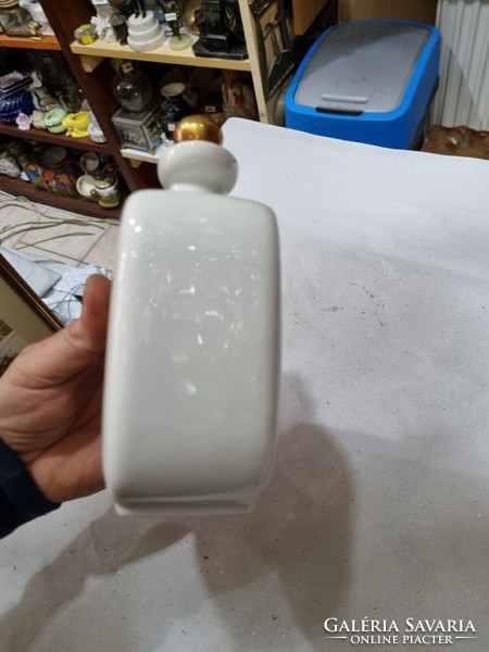 Német porcelán palack