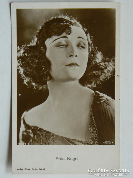 Pola negri portrait photo, post card, postcard circa 1920 (9x14 cm) verlag 