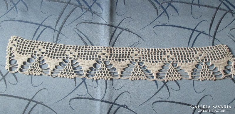 49 cm crochet shelf strip
