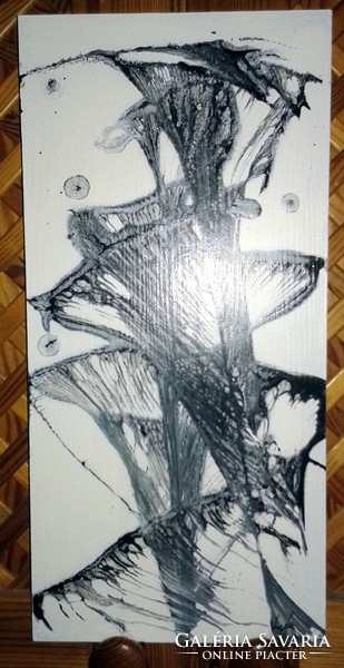 Black and white, durable, and abstract 40 x 19 cm
