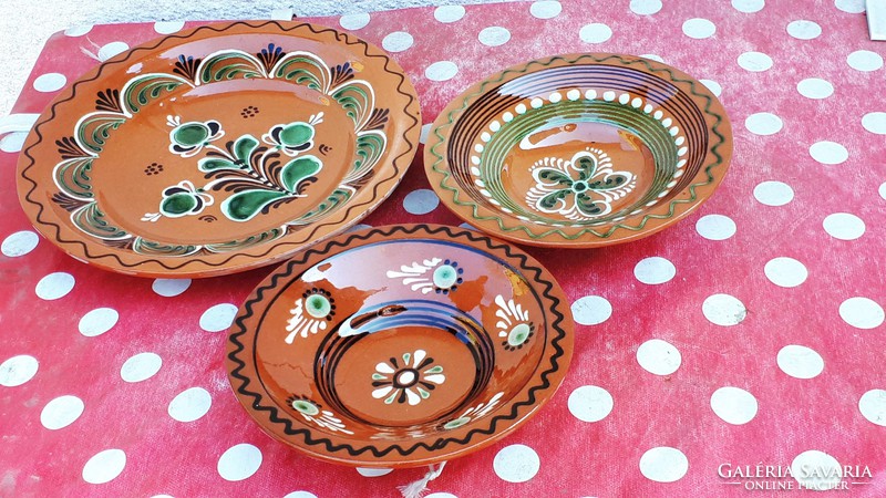 Folk art glazed ceramic wall plates, 3 pcs