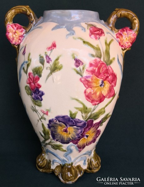 Dt/045 - beautiful 2-handled majolica vase with floral decor