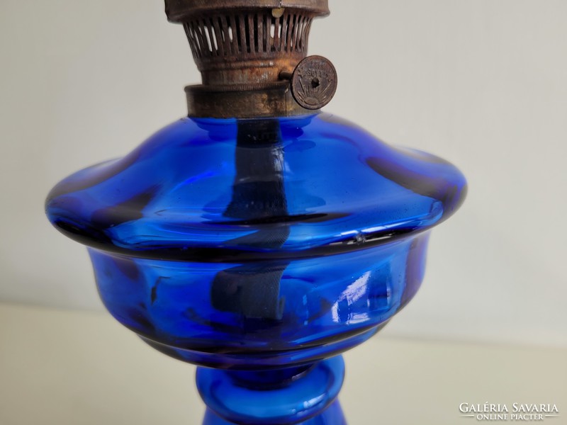 Régi antik nagy méretű 52,5 cm es kék huta üveg petróleum lámpa