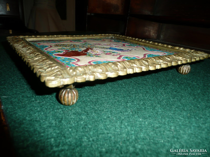 Gyönyörű antik szecessziós bronz asztalközép / tálca kézzel festett porcelán betéttel