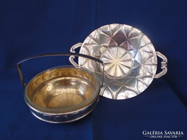The auction has 2 old glass inserts and a wonderful goldsmith antique marked tray