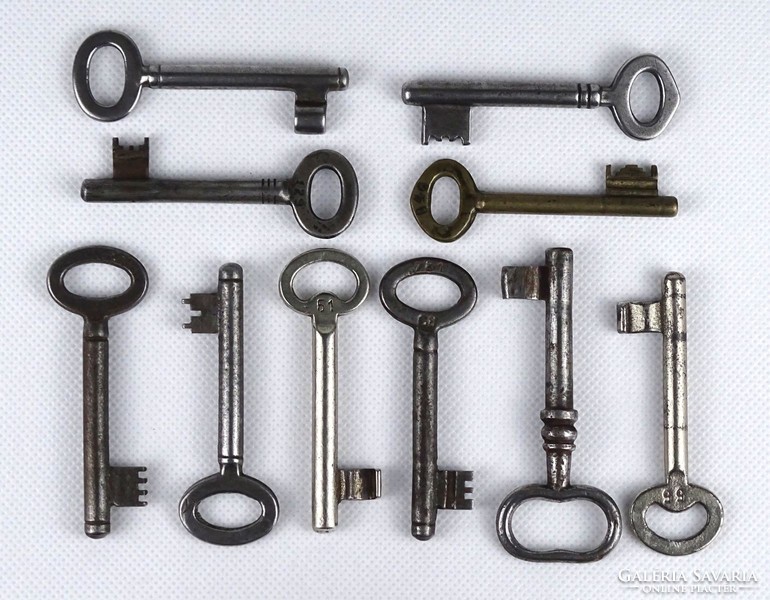 1I252 old key pack of 10 pieces