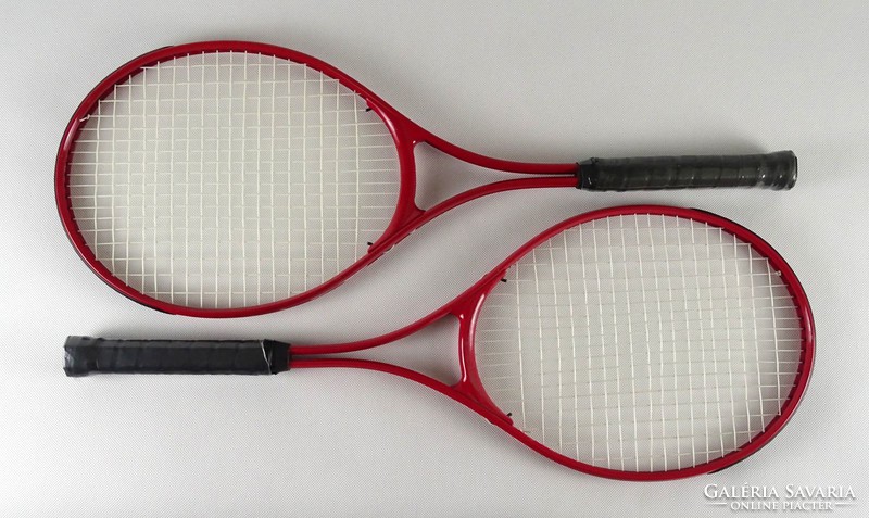 1I222 Unopened pair of red aluminum tennis rackets