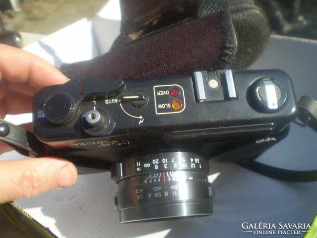 Yashica MG-1 filmes fényképezőgép eredeti bőr táskában