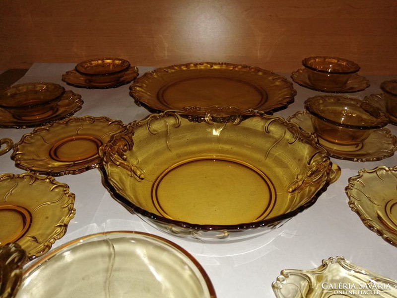 Borostyán sárga antik üveg sütis, teás készlet kínáló, cukortartó, kistányér, csésze, tálka