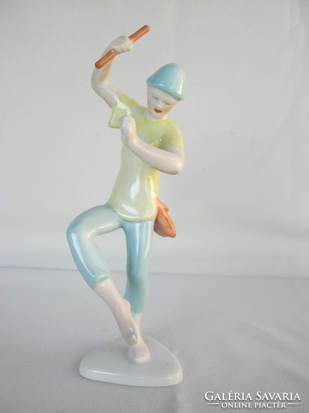 Hollóházi porcelán táncoló fiú