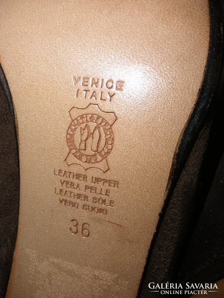 Vera pelle is very pretty, comfortable shoes