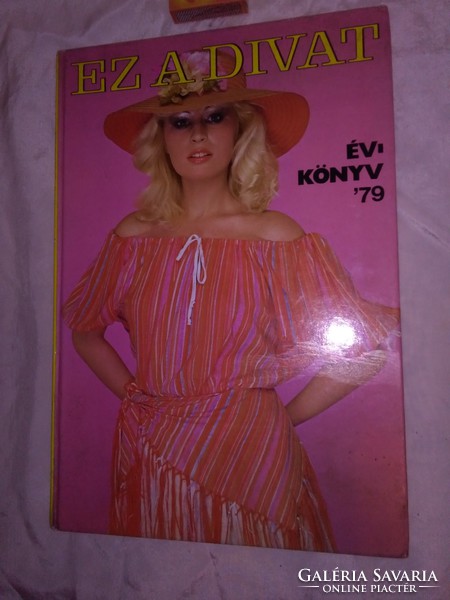 Ez a divat évkönyv - 1979 - akár születésnapra