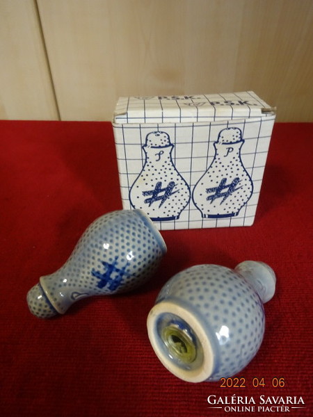 German porcelain salt and pepper shaker with speckled pattern in original box. He has! Jókai.