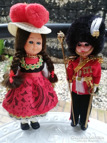 Cute retro twinkling dolls