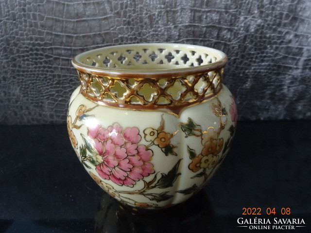 Zsolnay porcelain, openwork vase, height 10.2 cm. He has!