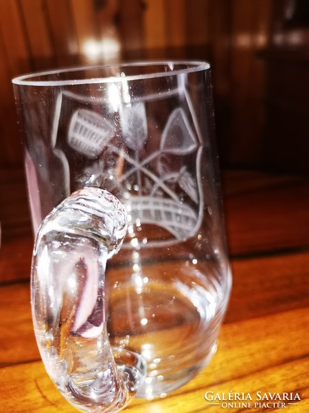 Maratott üveg sörös korsó