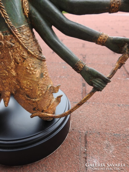 Vasudhara - Aranyozott nagy bronz szobor