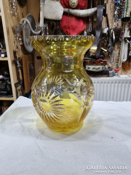 Régi sárga kristály váza