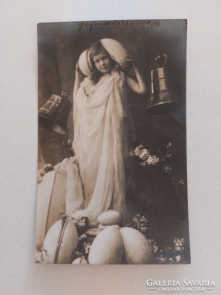 Régi húsvéti képeslap fotó levelezőlap kislány papírmasé tojásokkal