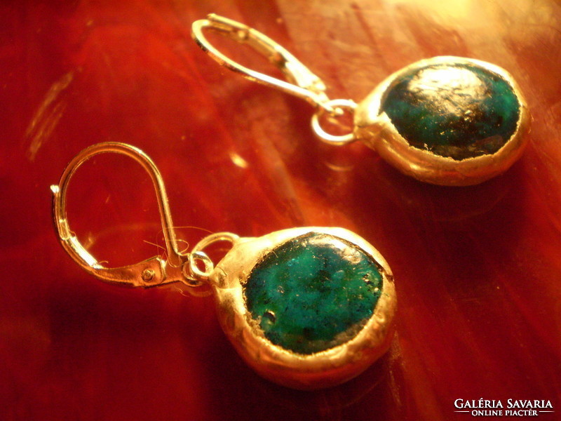 Crafted earrings with chrysocolus