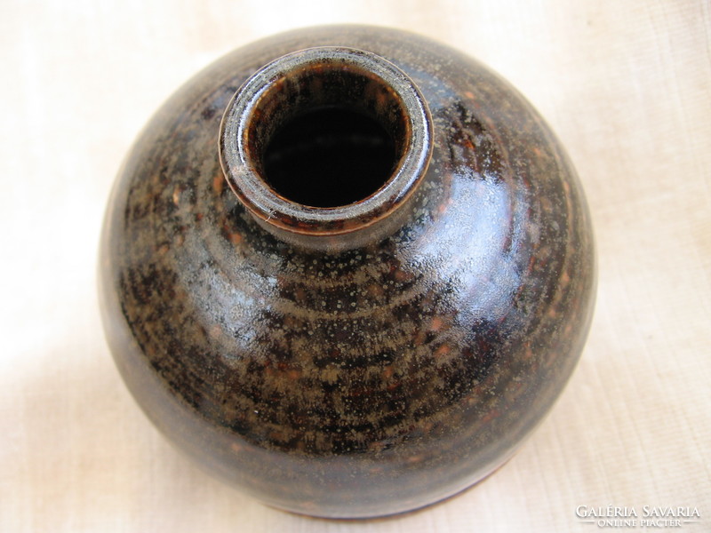 Szignált studio kerámia barna váza