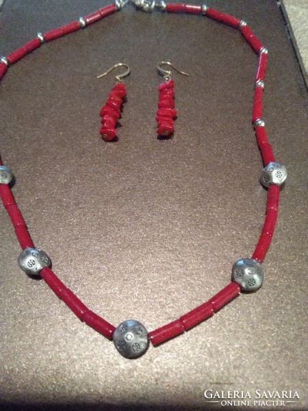 Coral necklace + gift earrings