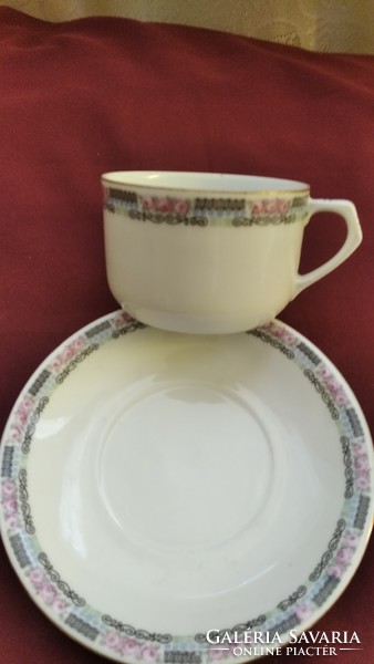 Antique tea cup 1600ft