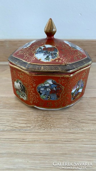 Japanese porcelain box