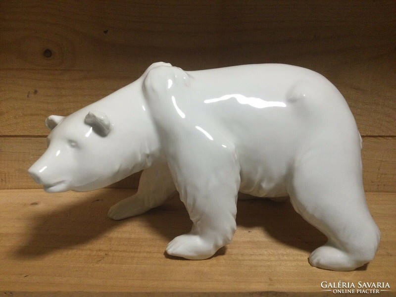 Kpm berlin polar bear