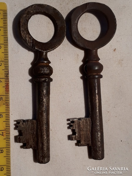 2 pcs keys in safe or vault