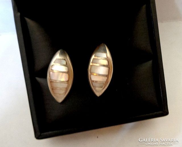 Silver pearl inlaid earrings