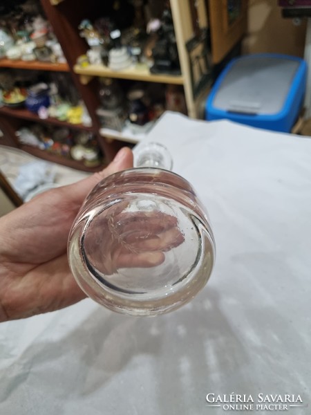 Régi csiszolt üveg palack