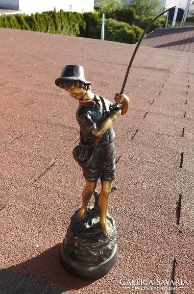Bronz horgász fiú kisplasztika - szobor