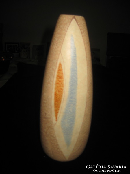 Képzőművészeti , váza ,szép visszafogott  színekkel  valószínű Zsolnay top  állapotban