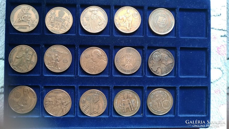 King Mée line members, bronze coins