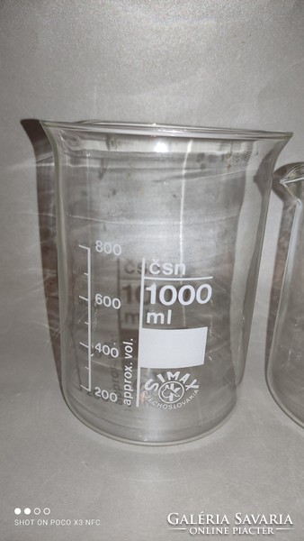 Simax laboratóriumi üveg mérő edény 1000 ml 800ml együtt jelzett