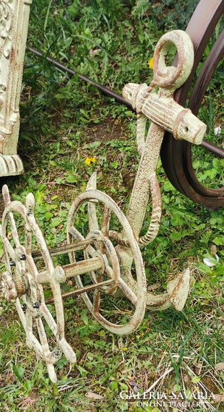 Cast iron hose holder - anchor
