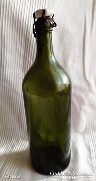 N35 Antik margitszigeti eredeti  csatos zöld üveg ritkaság eladó
