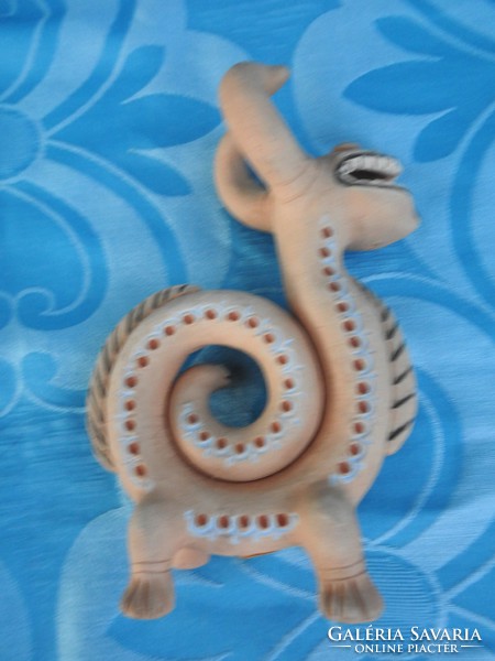 Sárkánykígyó - jelzett szobor kígyó
