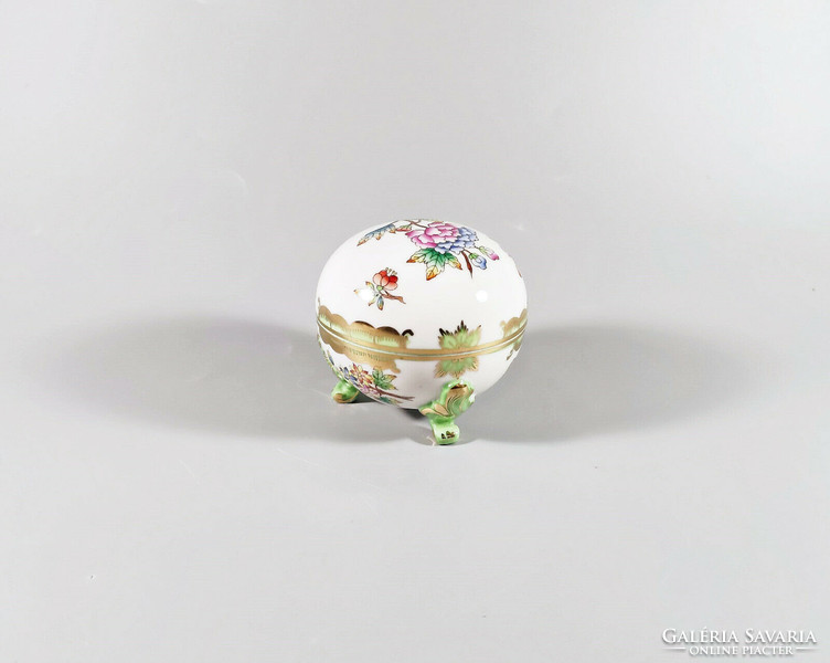Herend, queen victoria tripod hand painted small porcelain box, flawless! (I114)