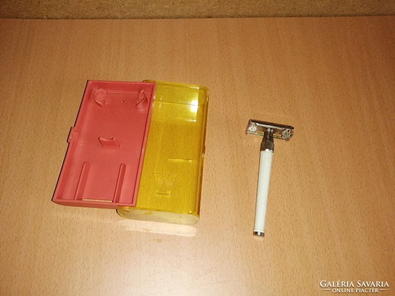Retro wizamet w6 replaceable blade in razor case (Polish gillette clone) (1 / p)