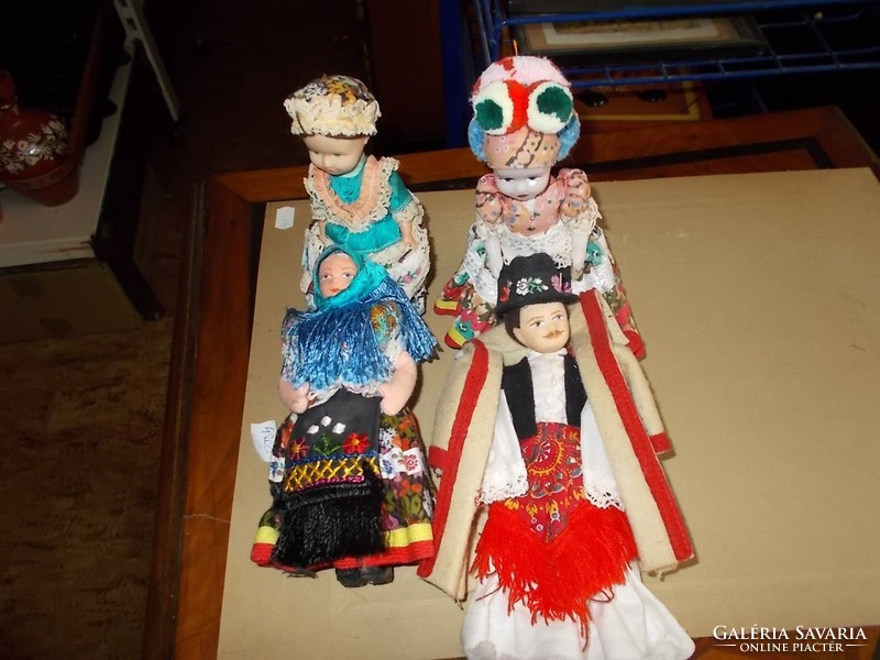 4-piece folk doll in a box.