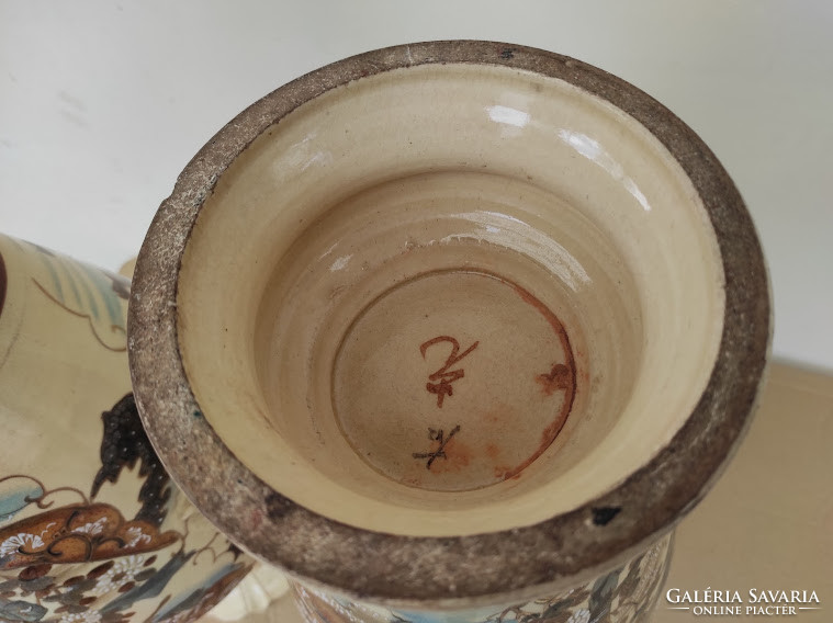 Antik 2 db satsuma japán kínai porcelán váza rózsa szamuráj motívum aranyozott dombor festett 5414